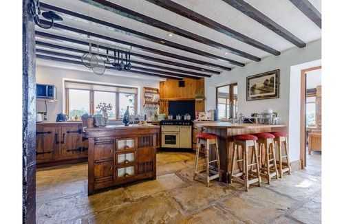 Endon Cottage | Lakeside Escape