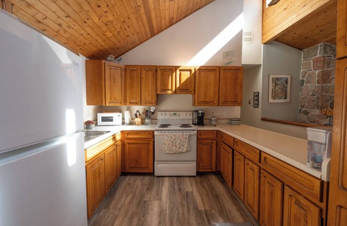 Torrance House | Lakeside Escape in Muskoka