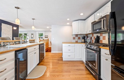 Naples House | Lakeside Escape-Kayak|Fire Pit|HotTub|Game room