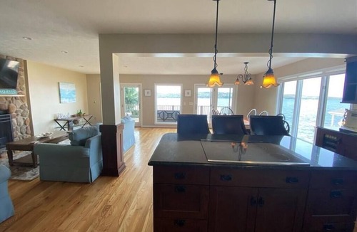 Rushville House | LakeSide Escape on Canandaigua Lake : Finger Lakes