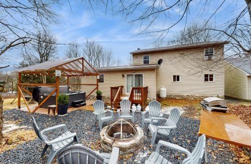 Briar Crest Woods House | Lakeside Escape