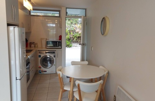 Hilltop Apartment | Lakeside Gem: Your Modern Retreat