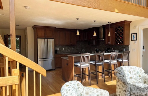 Sturbridge House | Lakeside Getaway! Gorgeous views! Sleeps 8+