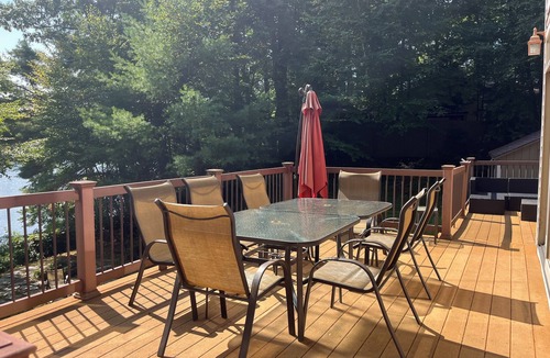 Sturbridge House | Lakeside Getaway! Gorgeous views! Sleeps 8+