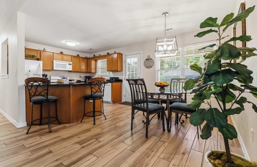 Springdale House | Lakeside Getaway - Next to Beaver Lake