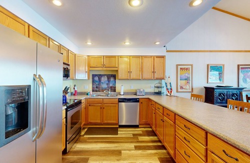 McCall Condo | Lakeside Getaway w/Shared Pool, Beautiful Views, & Private Beach Access