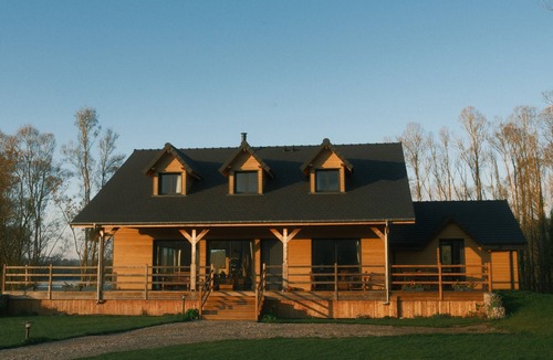 Gamaches Ski Chalet | Lakeside group home 12p, Canadian nature spirit with leisure facilities