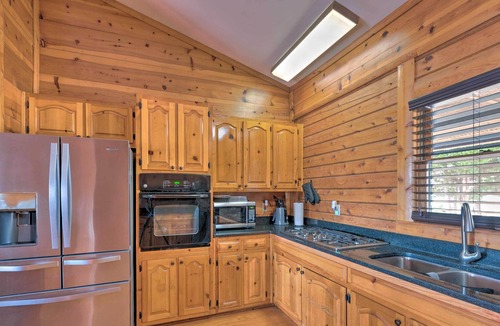 Conyers Cabin | Lakeside Group Retreat w/ Private Beach & Dock!