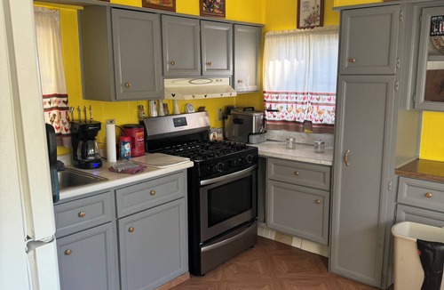 Palermo House | LAKESIDE HAPPY PLACE