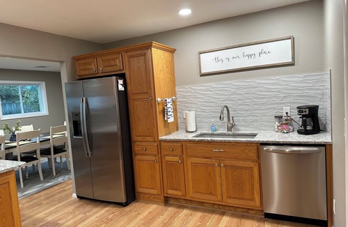 Grove House | Lakeside haven near Wolf Creek Boat Ramp