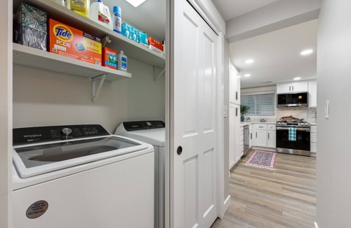 East Olympia House | Lakeside Haven Olympia