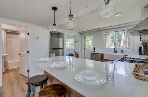 Town of Hounsfield House | Lakeside Haven- Sackets Harbor, Firepit, Bikes, Updated cottage