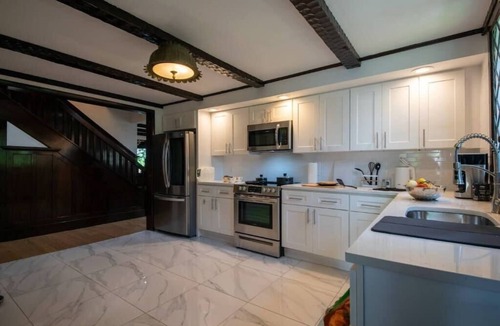 Walton Park Cottage | Lakeside Haven - Ultimate Relaxation Spot