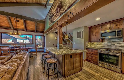 South Lake Tahoe House | Lakeside Haven by Heavenly Sand