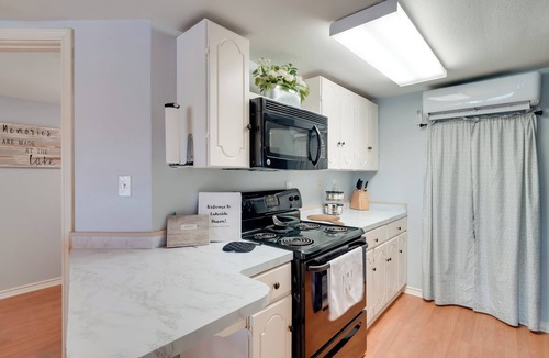 Jefferson Cottage | 'lakeside Haven' w/Deck & Views in Jefferson!