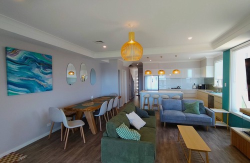 Gorokan House | Lakeside Haven Waterfront NSW Central Coast