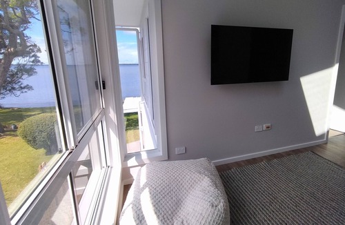 Gorokan House | Lakeside Haven Waterfront NSW Central Coast