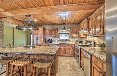 Hoyt House | Lakeside Haven with Sandy Beach, Sleeps 12, 3 Bath