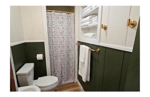 Carp Lake Hotel | Lakeside Heritage Resort