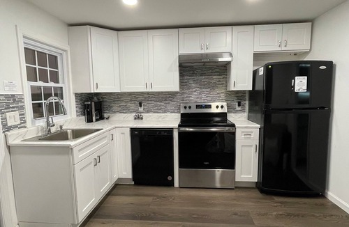 Ronkonkoma House | Lakeside Hideaway