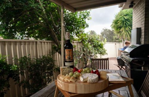 Wyee Point House | Lakeside Hideaway