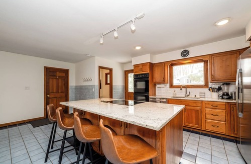 Harbert House | Lakeside Home With Pool & Hot Tub! Close To Beach!