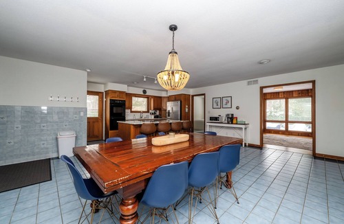 Harbert House | Lakeside Home With Pool & Hot Tub! Close To Beach!