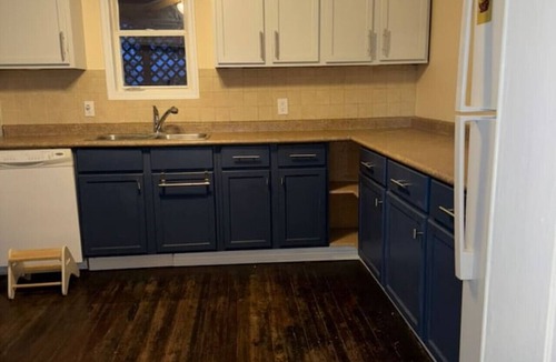Kenora House | Lakeside house, conveniently located for families