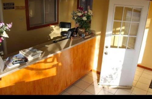 Mathis Hotel | Lakeside inn & suites by OYO Mathis I 37