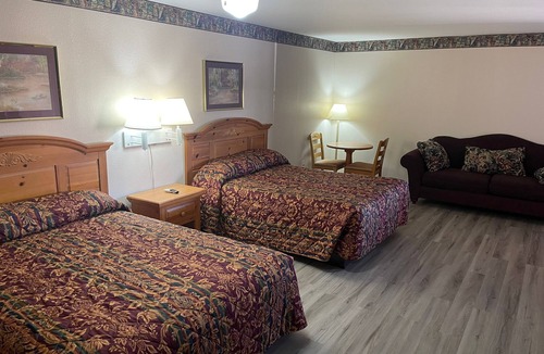Mathis Hotel | Lakeside Inn & Suites by OYO Mathis I 37