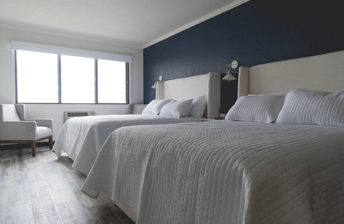 Clear Lake Hotel | Lakeside Inn