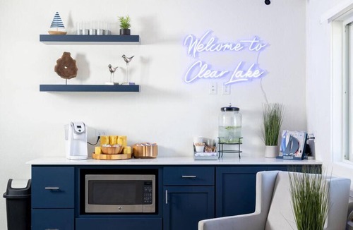 Clear Lake Hotel | Lakeside Inn