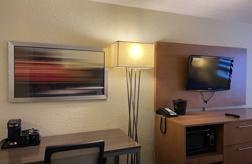 Wakefield Hotel | Lakeside Inn