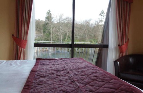 Frimley Green Hotel | Lakeside International Hotel