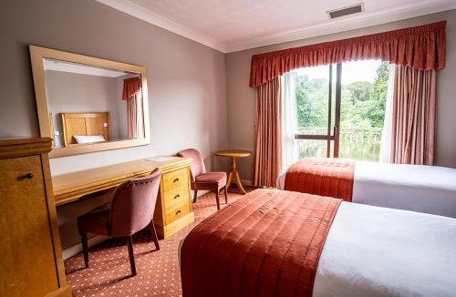 Frimley Green Hotel | Lakeside International Hotel