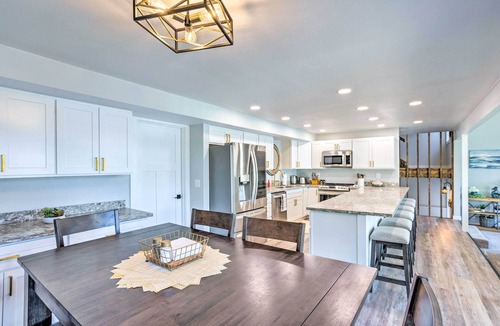 Lacey House | Lakeside Lacey Gem w/Sauna + Private Dock