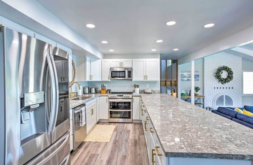 Lacey House | Lakeside Lacey Gem w/Sauna + Private Dock