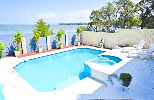 Tegerin House | Lakeside Lake House