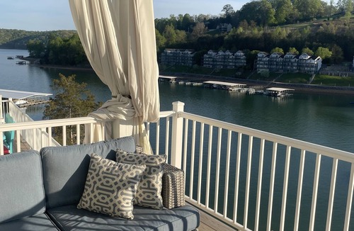 La Follette Condo | Lakeside Landing with Covered Boat Slip Included