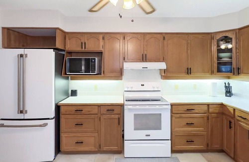 Bayfield Cottage | Lakeside Layover, King Bed, Sauna!