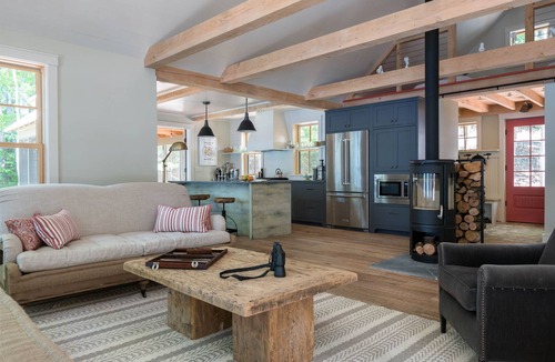 Enfield Cottage | Lakeside life at its best!