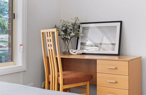 Lake Macquarie City Council House | Lakeside living getaway