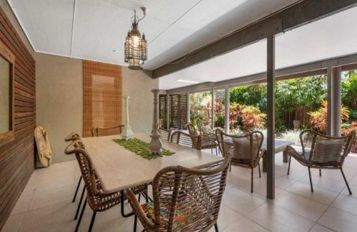 Laurieton House | Lakeside Lodge