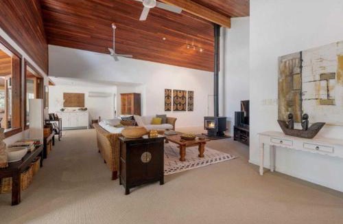 Laurieton House | Lakeside Lodge