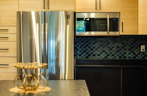 Erbs Cove House | Lakeside Lodge Bay of Fundy