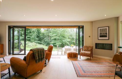 Stonegate House | Lakeside Lodge