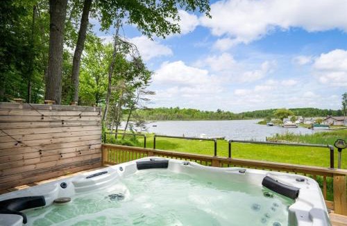 Reed City House | Lakeside Lodge Retreat