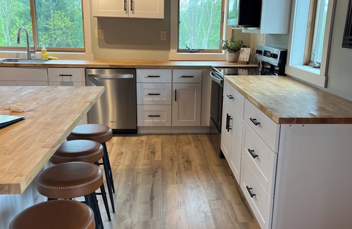 Granville Summit Cabin | Lakeside Lodge