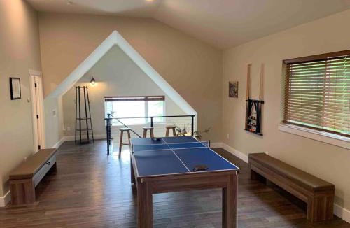 Monticello Villa | Lakeside Lodge with Studio Apartment