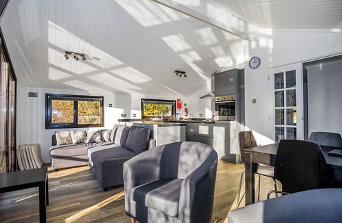 Dilton Marsh Ski Chalet | Lakeside Lodges (Pet)